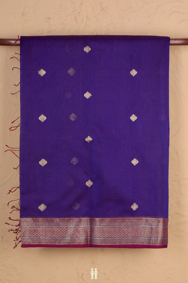 Maheswari Silk Cotton Saree In Dual Tone With Zari Buttas