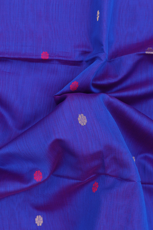 Maheswari Silk Cotton Saree In Dual Tone With Floral Buttas