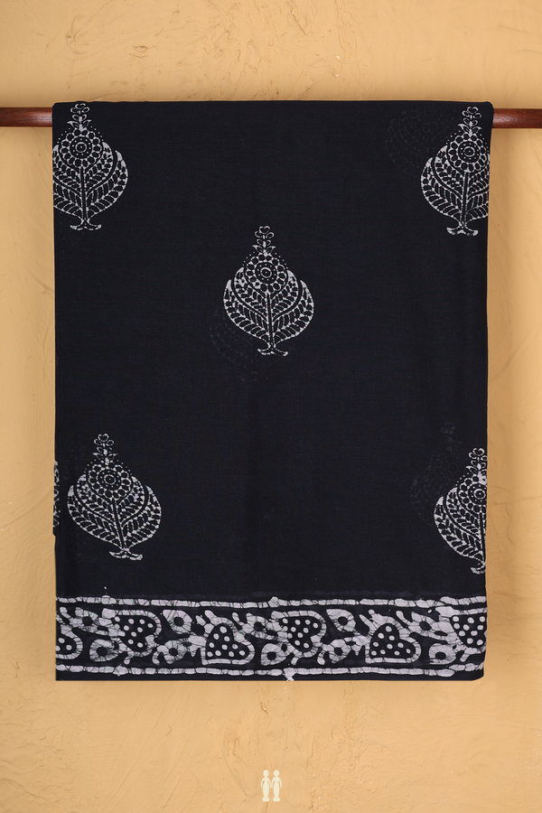Sungudi Cotton Saree In Black With Printed Design