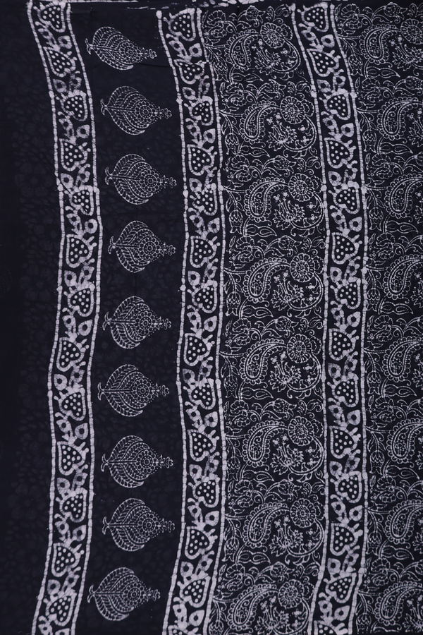 Sungudi Cotton Saree In Black With Printed Design
