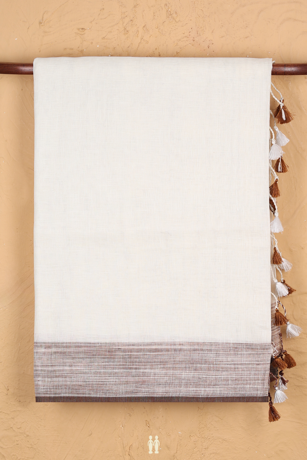 Linen Saree In White With Contrast Border