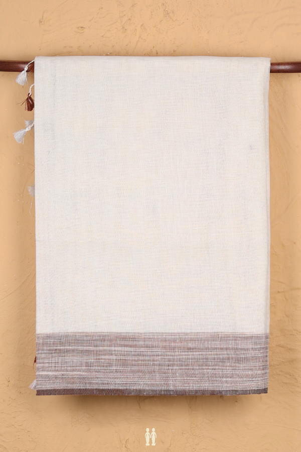 Linen Saree In White With Contrast Border