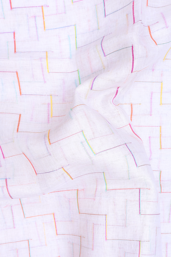 Linen Saree In White With Chevron Design
