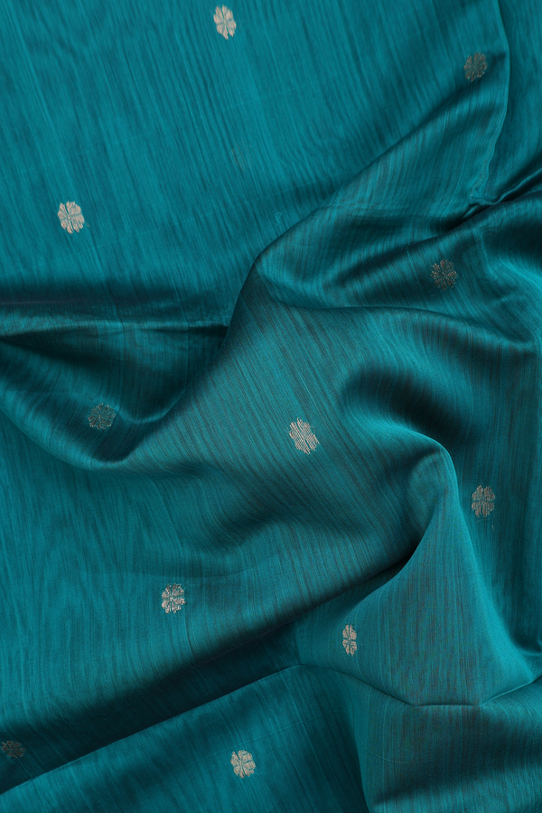 Maheswari Silk Cotton Saree In Green With Floral Buttas