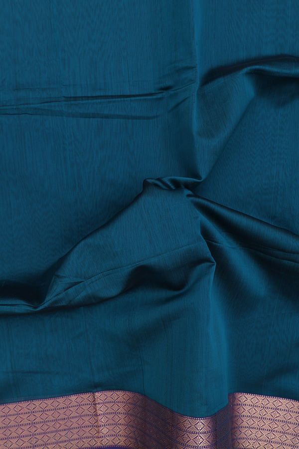Maheswari Silk Cotton Saree In Peacock Green With Zari Border