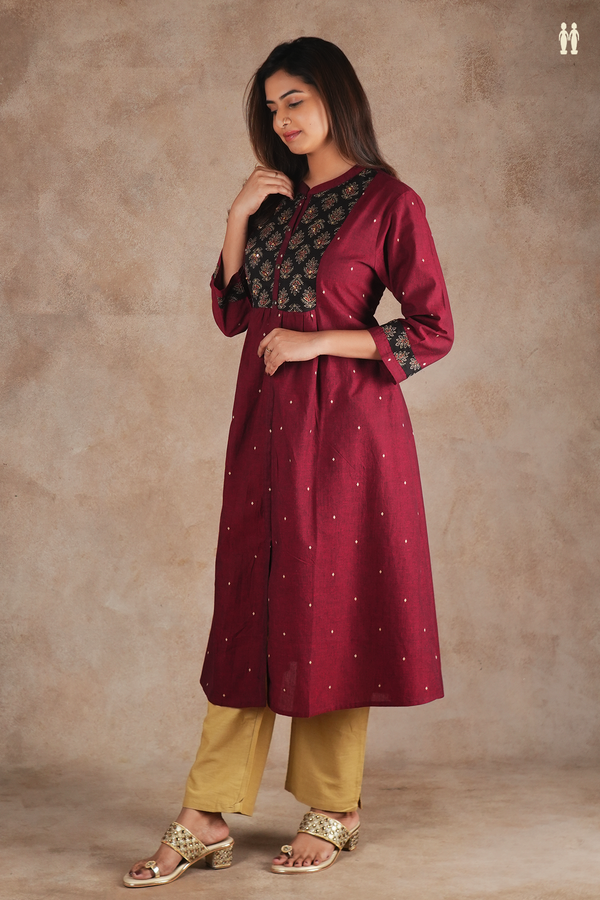 Mandarin Neck Threadwork Buttas Red Cotton Long Kurta