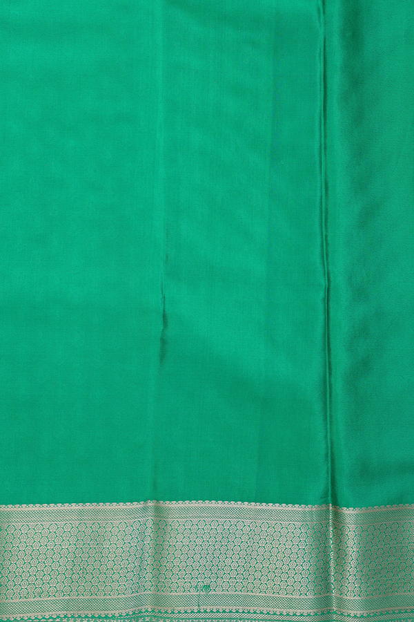 Mysore Silk Saree In Bold Green With Zari Buttas