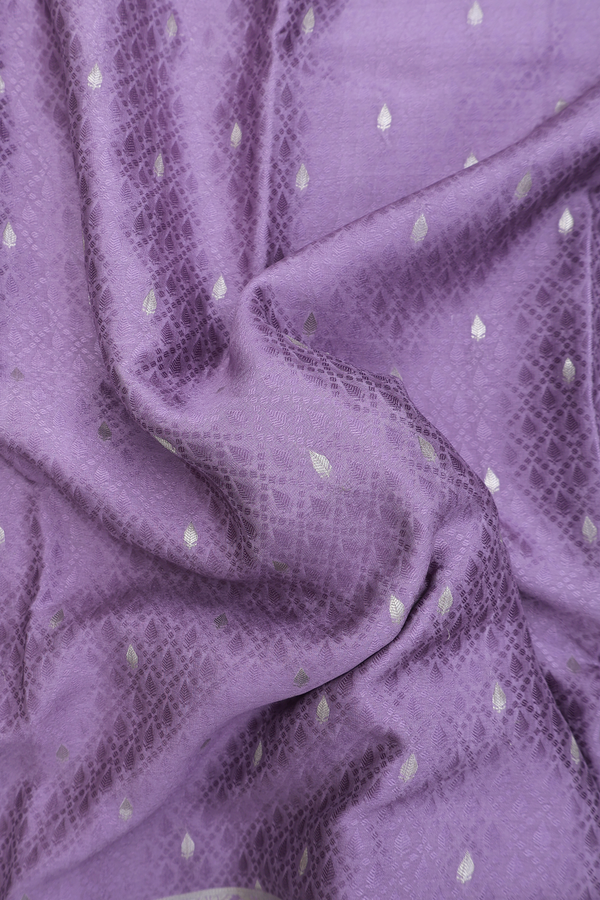Mysore Silk Saree In Purple With Threadwork Along Buttas