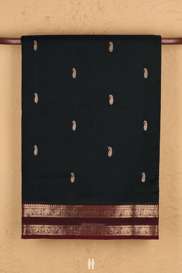 Nine Yards Silk Cotton Saree Bottle Green With Paisley Buttas