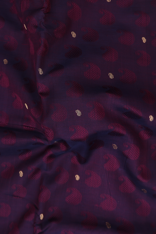 Nine Yards Silk Cotton Saree In Brown With Paisley Buttas