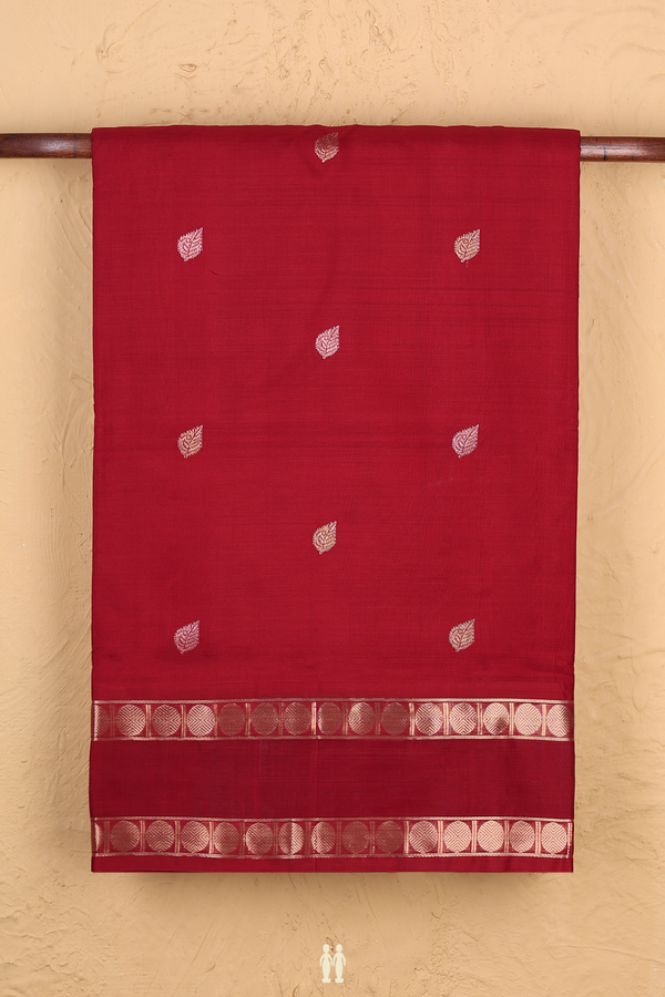 Nine Yards Silk Cotton Saree In Crimson Red With Leaf Buttas