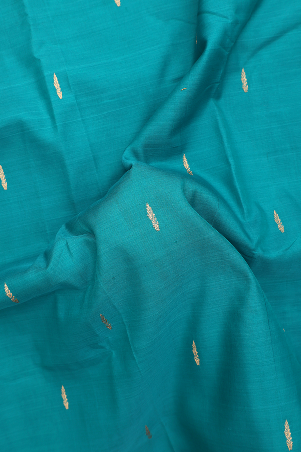 Nine Yards Silk Cotton Saree In Green With Zari Buttas