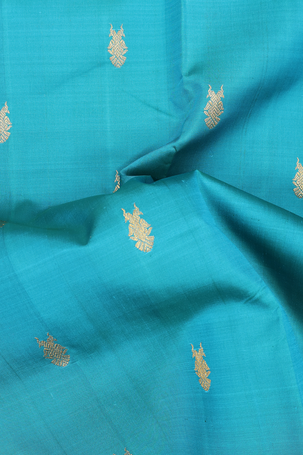 Nine Yards Silk Saree In Blue With Iruthalai Pakshi Buttas