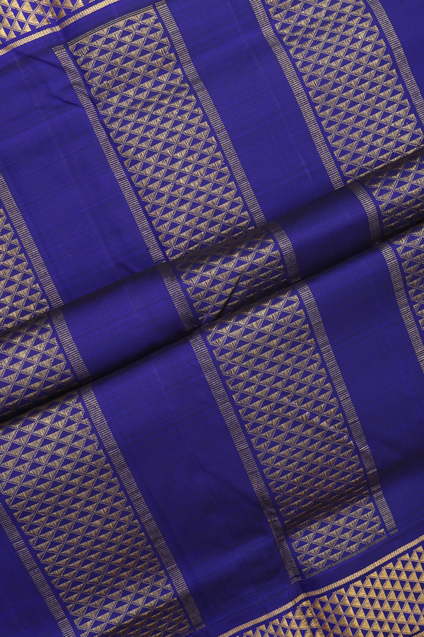 Nine Yards Silk Saree In Chilli Red With Arai Maadam Border