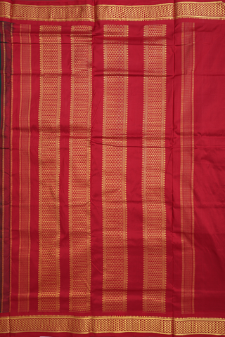 Nine Yards Silk Saree In Forest Green With Arai Maadam Border