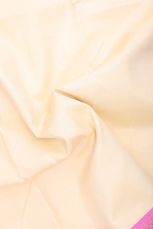 Nine Yards Silk Saree In Ivory With Arai Maadam Border