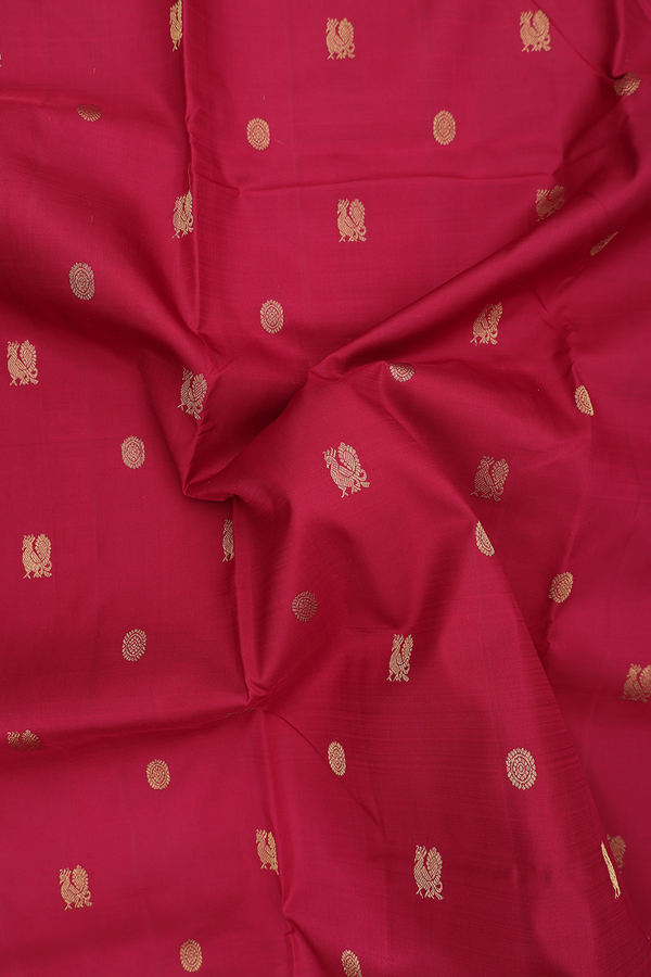 Nine Yards Silk Saree In Red With Peacock Buttas