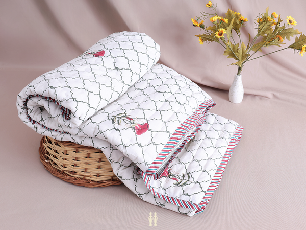 Ogee Design White Cotton Single Size Quilt