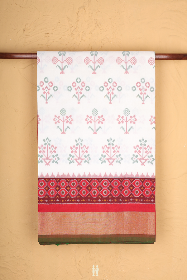 Pochampally Silk Saree In White With Allover Design