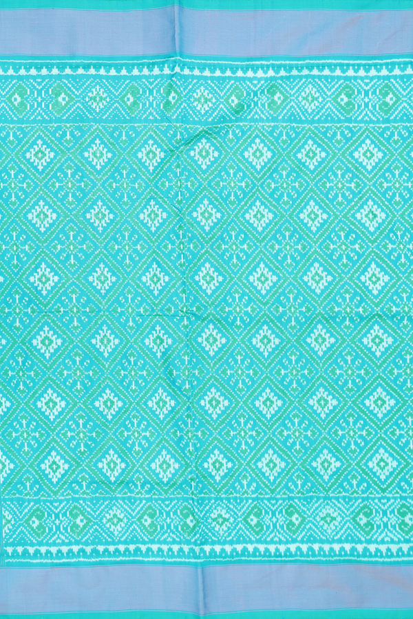 Pochampally Silk Saree In Green With Diamond Design