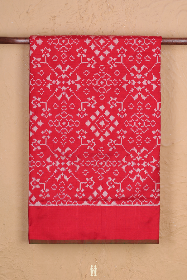 Pochampally Silk Saree In Red With Allover Design