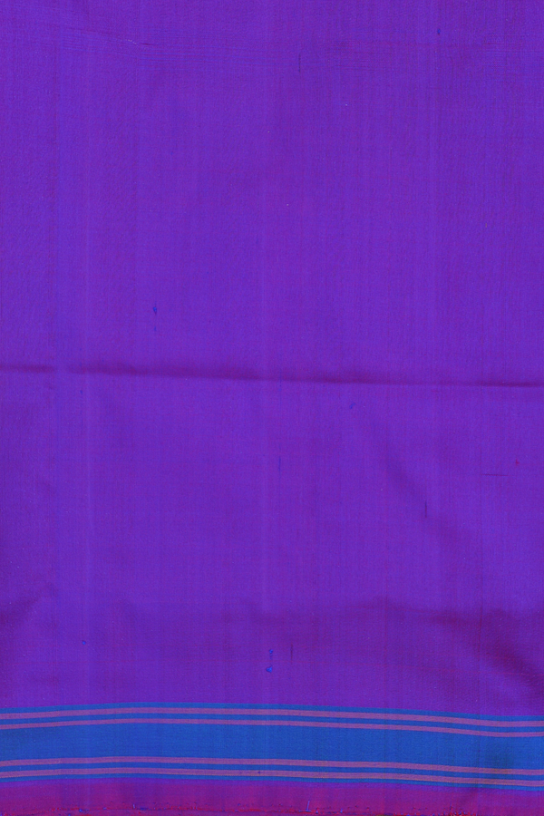 Pochampally Silk Saree In Purple With Floral Design