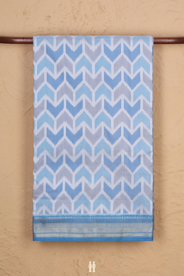 Pochampally Silk Saree In Light Grey With Arrow Design