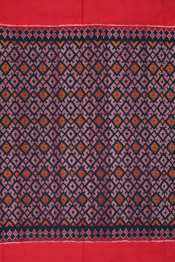Pochampally Silk Saree In Black With Ikat Design