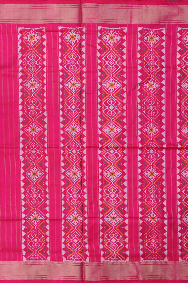 Pochampally Silk Saree In Green With Ikat Design