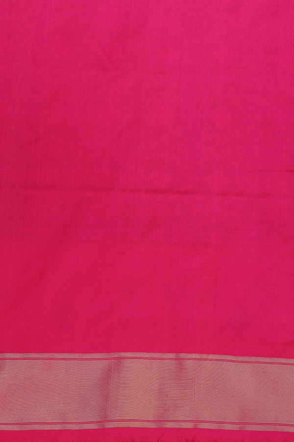Pochampally Silk Saree In Purple With Diamond Design