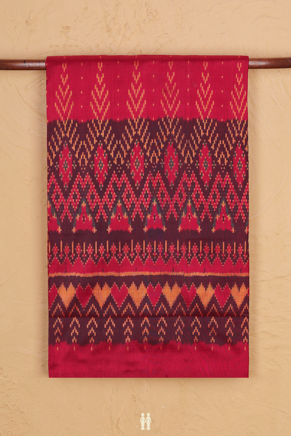 Pochampally Silk Saree In Red With Allover Design