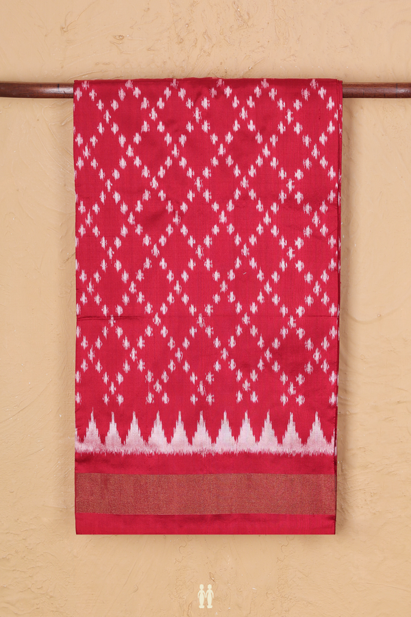Pochampally Silk Saree In Red With Diamond Design