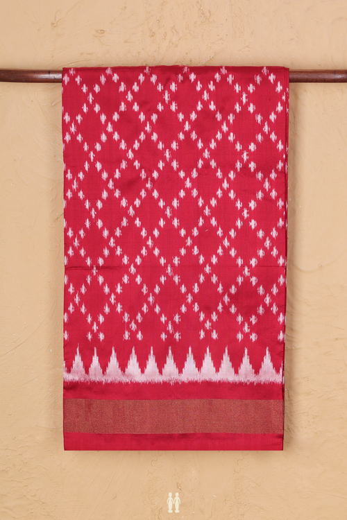 Pochampally Silk Saree In Red With Diamond Design