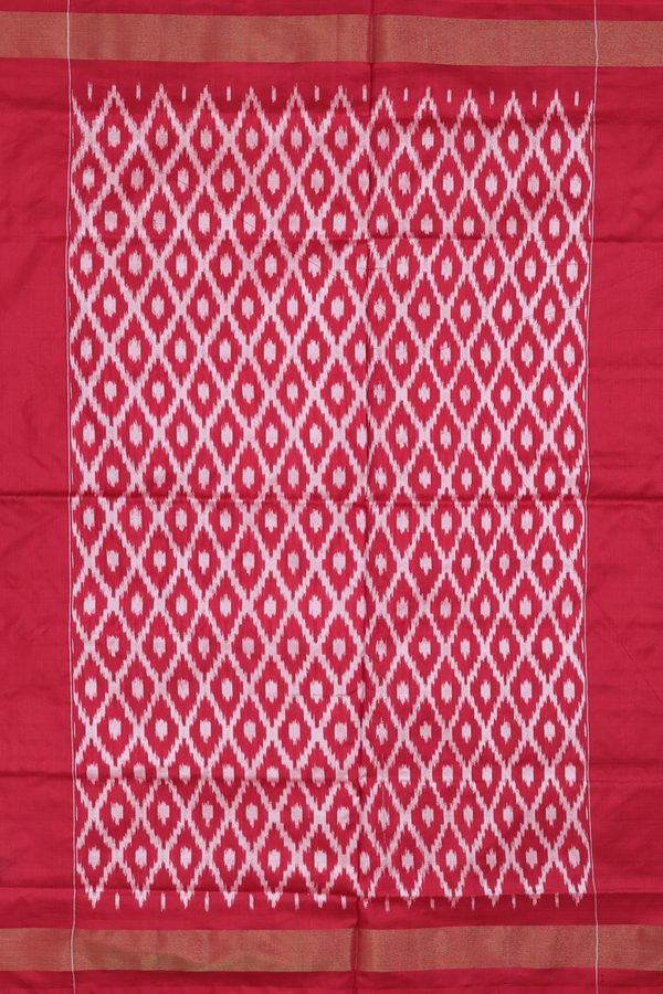 Pochampally Silk Saree In Red With Diamond Design