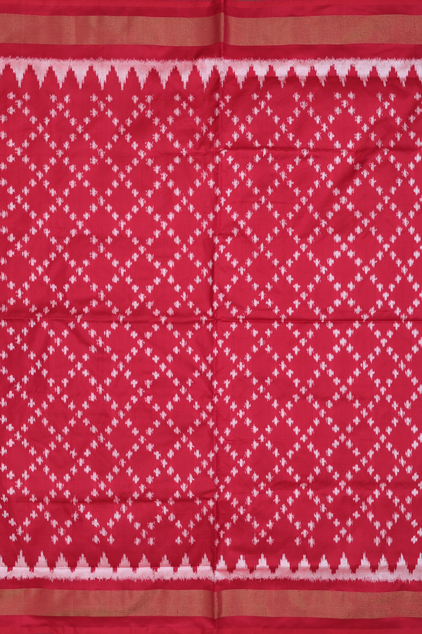 Pochampally Silk Saree In Red With Diamond Design