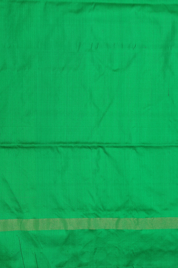 Pochampally Silk Saree In Purple With Allover Buttas