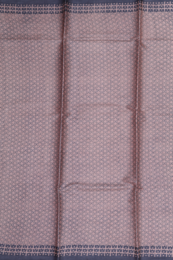 Tussar Silk Saree In Brown With Scallop Design