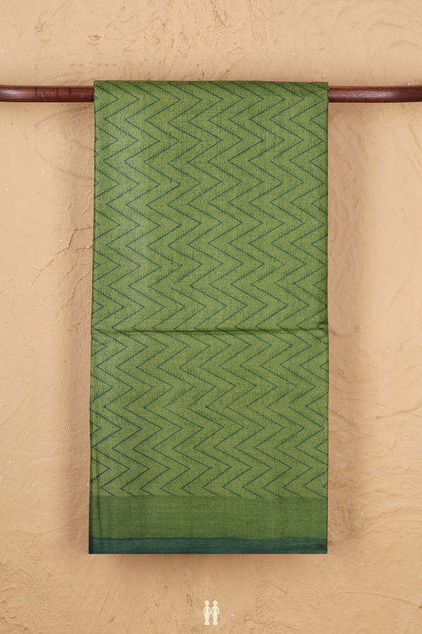 Tussar Silk Saree In Green With Chevron Design