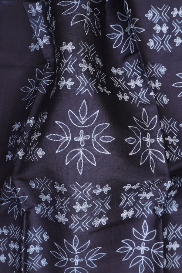 Tussar Silk Saree In Black With Shibori Design