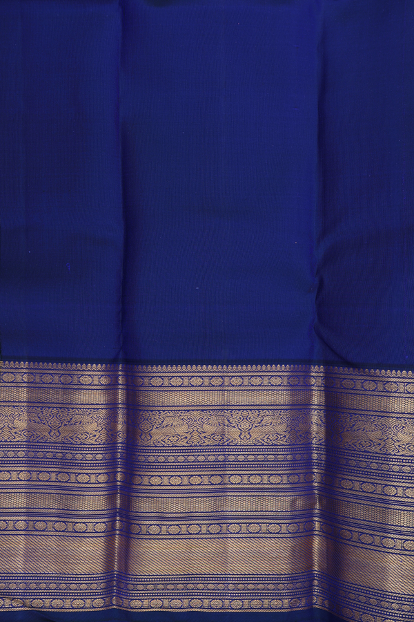 Kanchipuram Silk Saree In Peach With Paisley Buttas