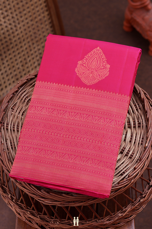Kanchipuram Silk Saree In Dark Pink With Zari Motifs