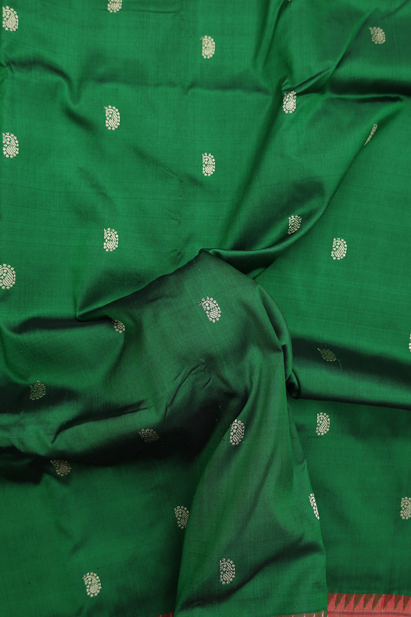 Paithani Silk Saree In Emerald Green With Paisley Buttas