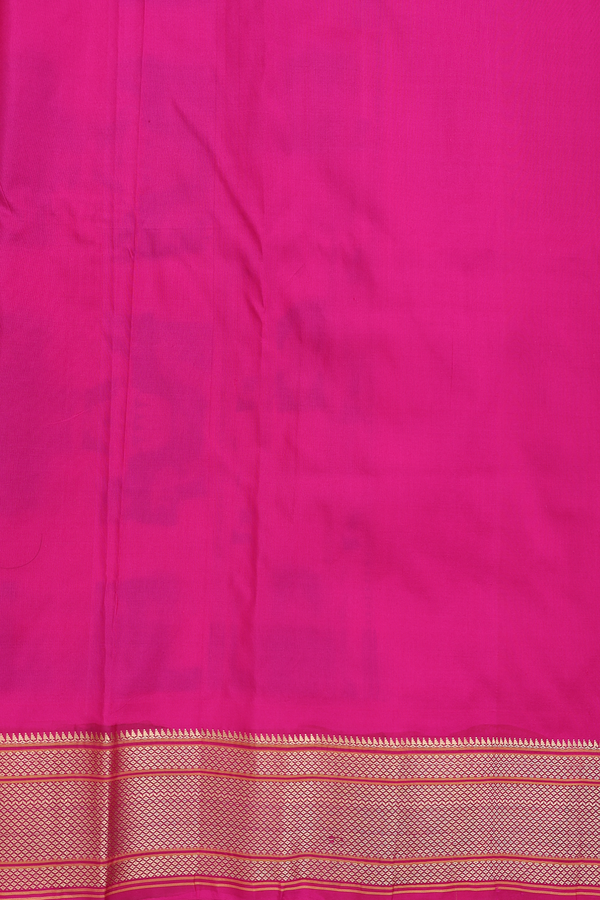 Paithani Silk Saree In Magenta With Chakram Buttas