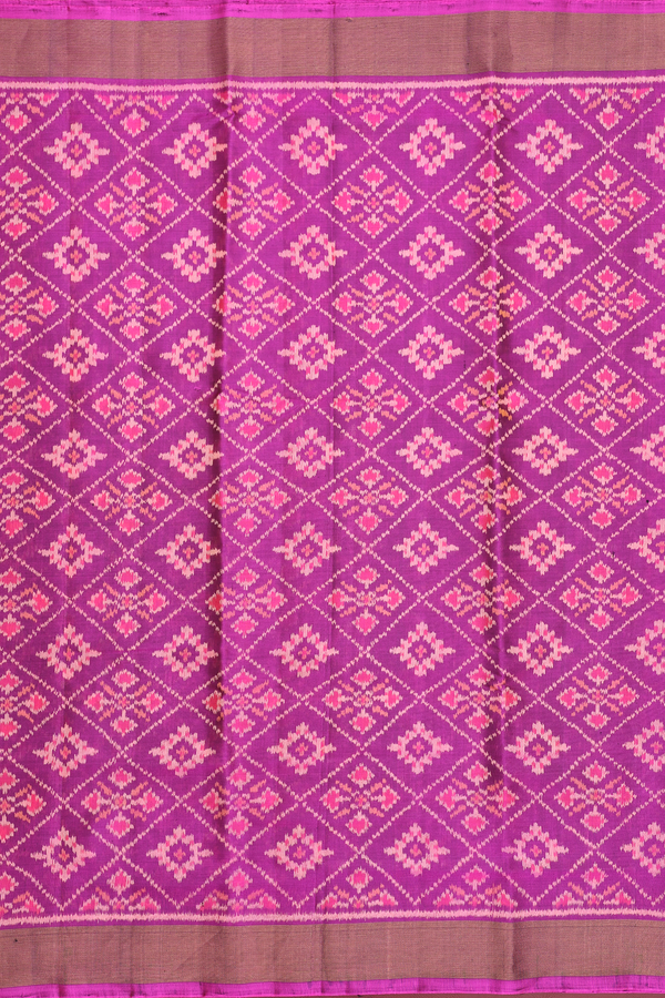 Patola Silk Saree In Purple With Diamond Design