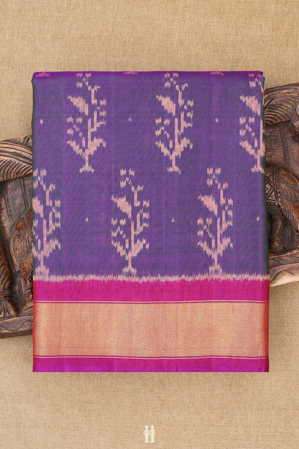 Patola Silk Saree In Dual Tone With Floral Motifs