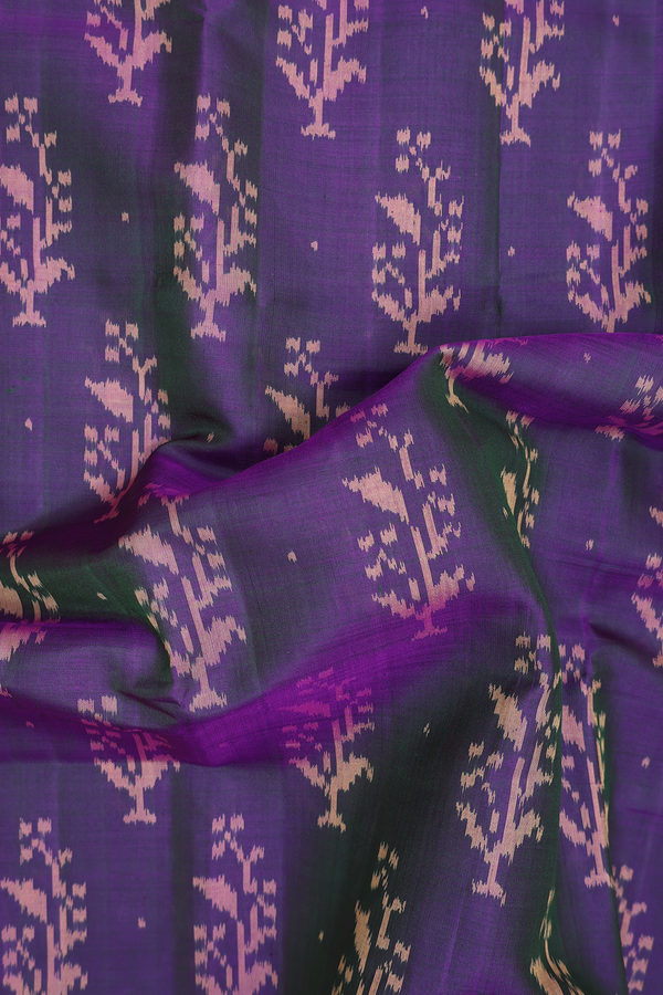 Patola Silk Saree In Dual Tone With Floral Motifs