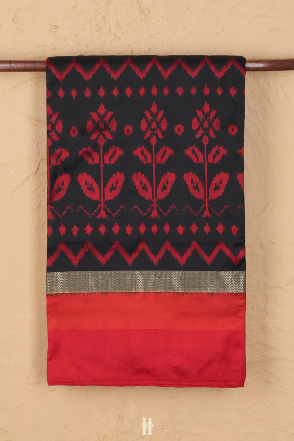 Pochampally Silk Saree In Black With Allover Design
