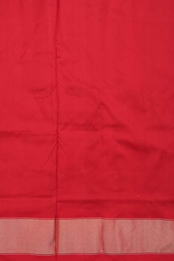 Pochampally Silk Saree In Black With Printed Buttas