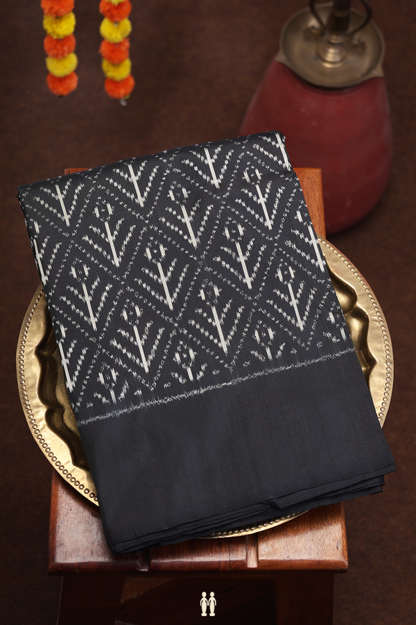Pochampally Silk Saree In Black With Printed Design
