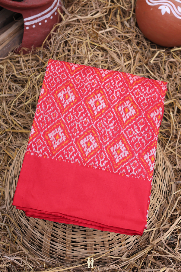 Pochampally Silk Saree In Chilli Red With Diamond Design